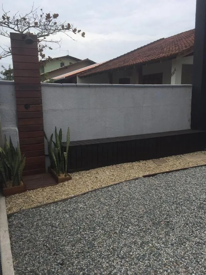 בית נופש סן פרנסיסקו דו סול Casa Enseada, Prainha, Praia Grande Prox Mar Com 2 Ar Split